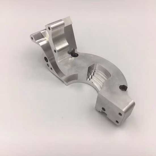 Kundenspezifischer CNC-Bearbeitungsservice. Präzisions-CNC-bearbeitete Teile aus Titan, Messing, Edelstahl, Aluminium und Metall